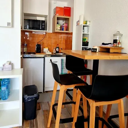Apartment Chez Flow Joli Climatise Avec Parking Et Piscine *